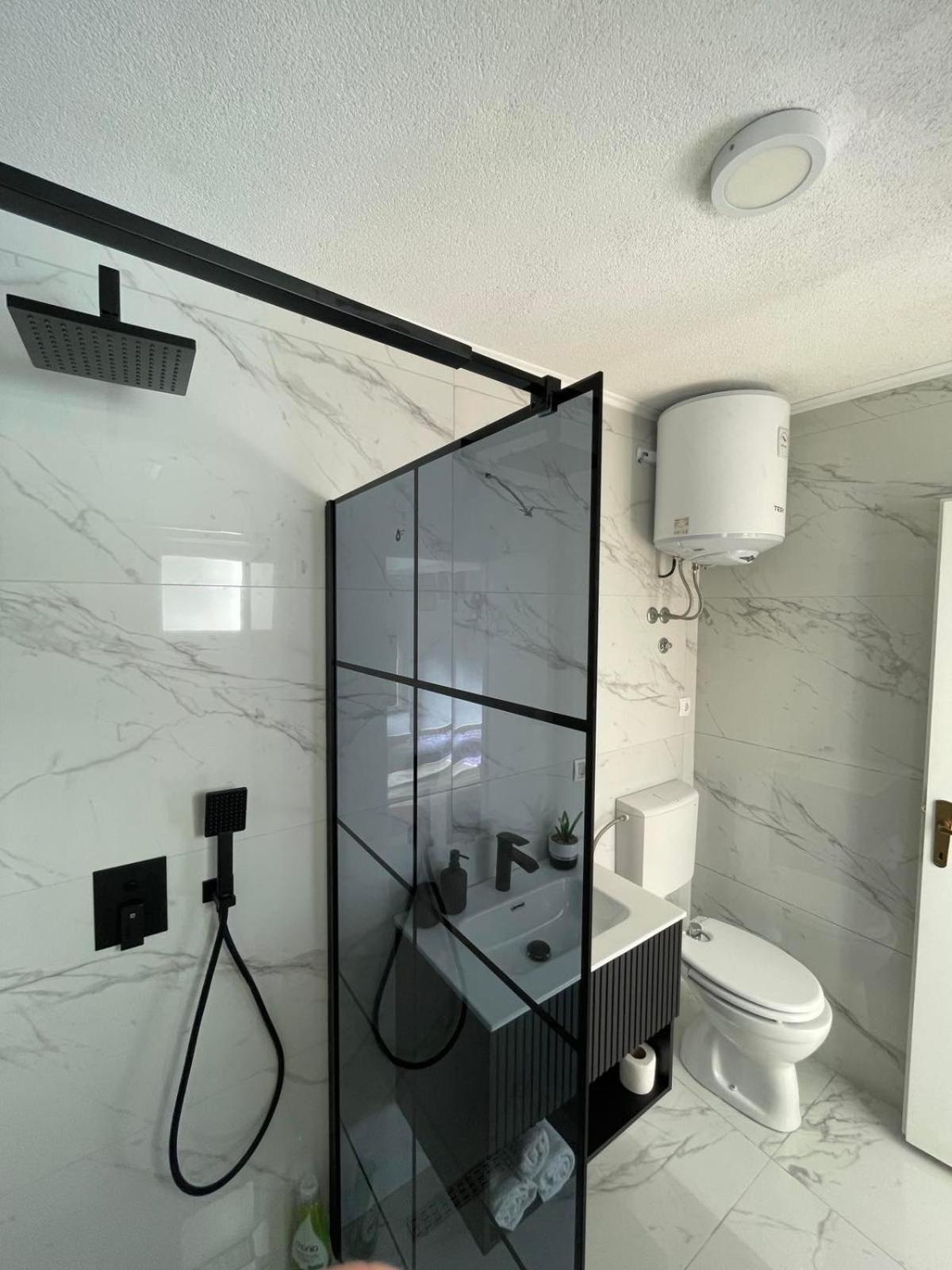 Family Apartment Near Old Town Мостар Екстериор снимка
